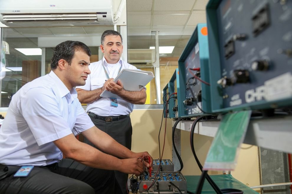How Do Ground Support Units Contribute to Aircraft Maintenance?