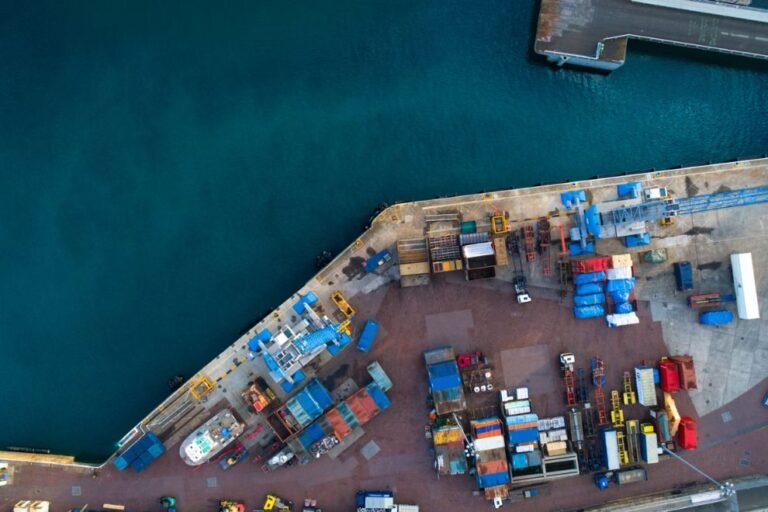 How Small Businesses Can Streamline Operations in a Global Market