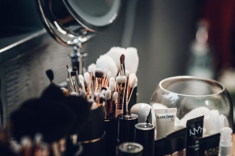 How to Incorporate Lash Serum into Your Daily Beauty Routine