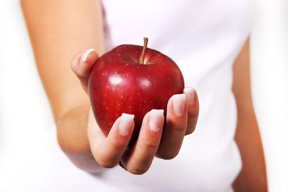 Nutrition and Wellness Tips to Boost Productivity and Maintain Energy at Work