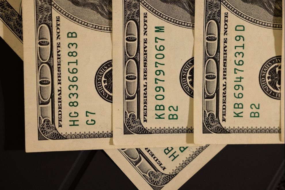 From Side Hustle to Limited Company: Structure, Pay, and Compliance Made Simple