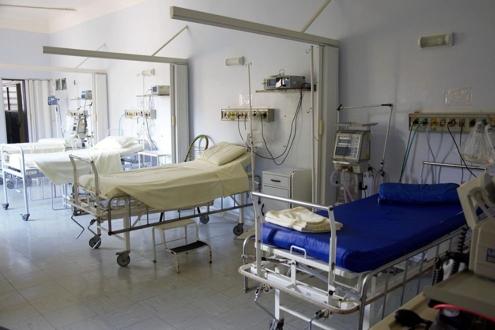 The Invisible Hospital: How Healthcare is Moving from the Clinic to Your Living Room