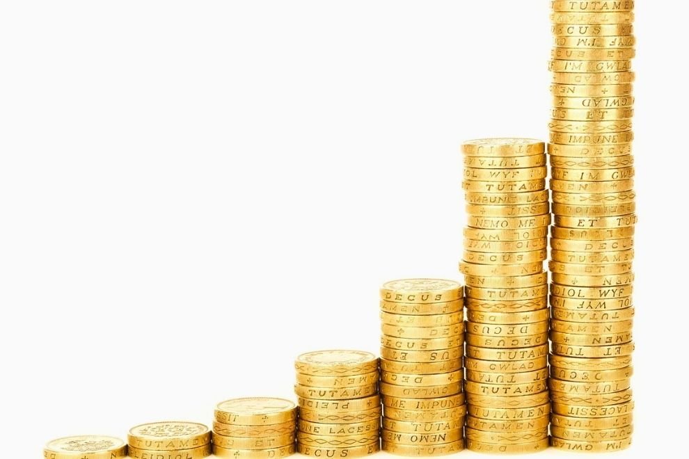 Golden Handcuffs: Why Your Highest Earning Years Could Be Your Most Dangerous