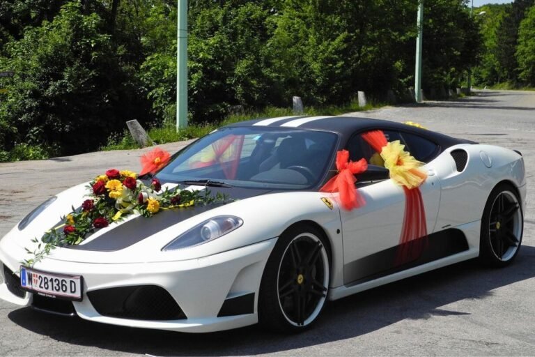 How to Pick the Perfect Wedding Car Rental